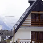Bujtinat E Lugines 4* Βαλμπόνα