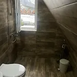 Bujtinat E Lugines 4* Βαλμπόνα
