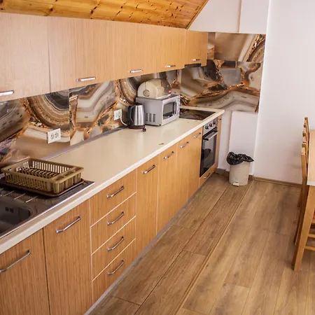 Aparthotel Bujtinat E Lugines