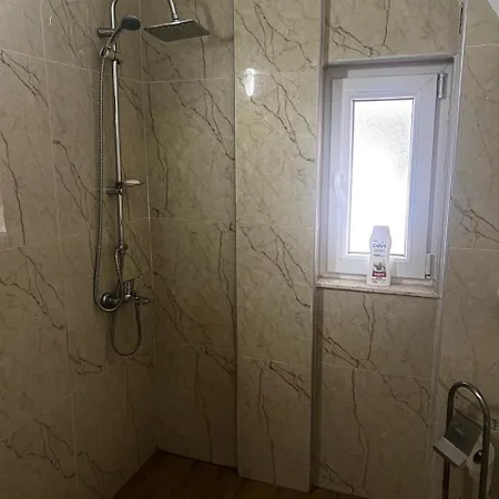 Aparthotel Bujtinat E Lugines 4*