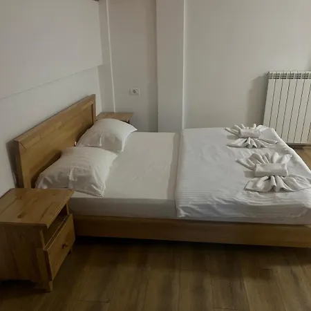 Aparthotel Bujtinat E Lugines