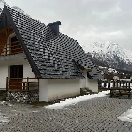 Aparthotel Bujtinat E Lugines Valbona