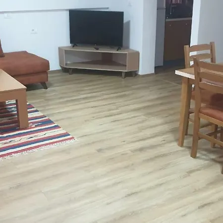 Aparthotel Bujtinat E Lugines