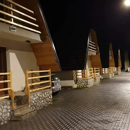 Aparthotel Bujtinat E Lugines 4*
