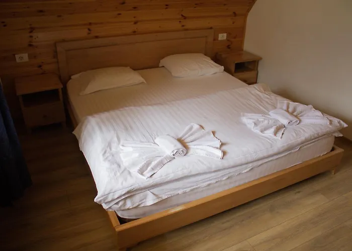 Bujtinat E Lugines 4* فالبني