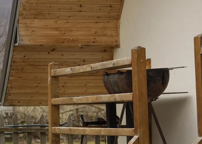 Bujtinat E Lugines Hotel apartamentowy 4*