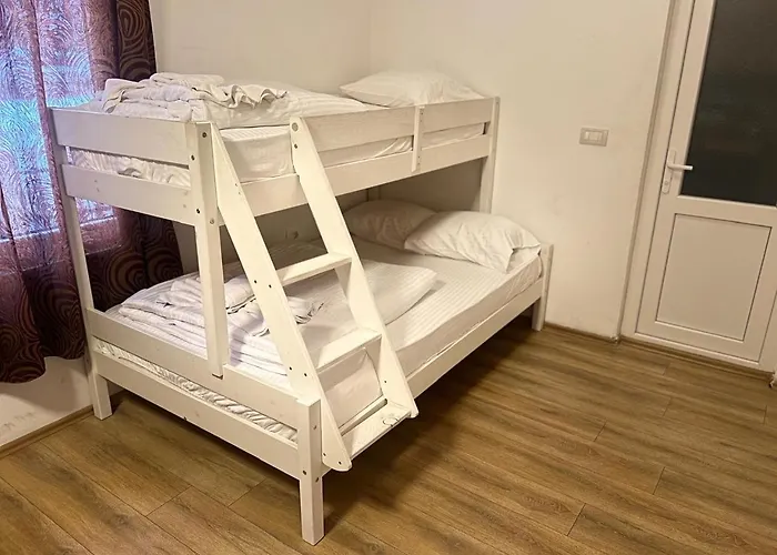 شقة فندقية Bujtinat E Lugines فالبني