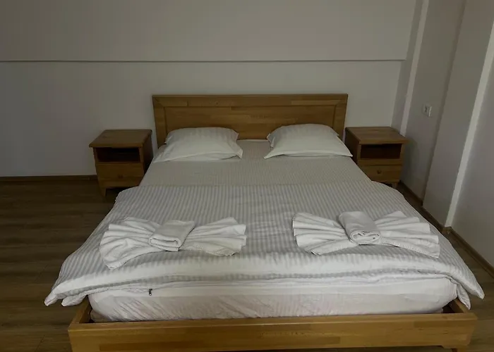 Bujtinat E Lugines شقة فندقية فالبني