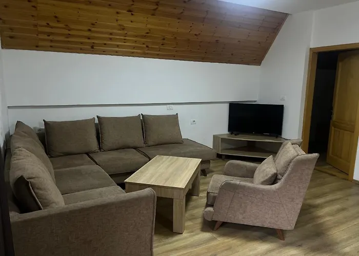 Bujtinat E Lugines 4* فالبني