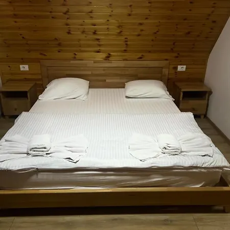 Apart-hotel Bujtinat E Lugines 4*