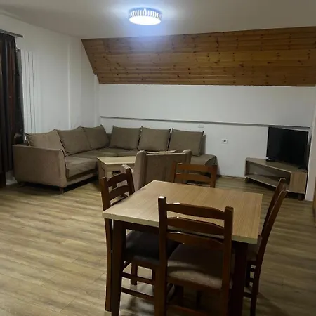 Bujtinat E Lugines 4*