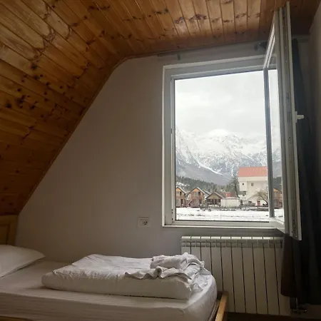 Bujtinat E Lugines 4* Valbone