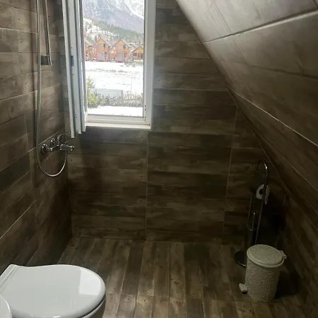 Apartahotel Bujtinat E Lugines Valbone