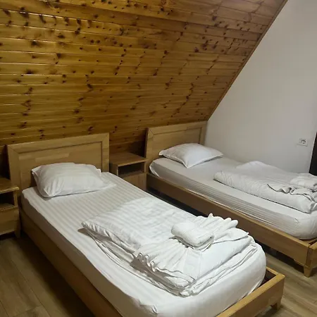 Bujtinat E Lugines Apartahotel