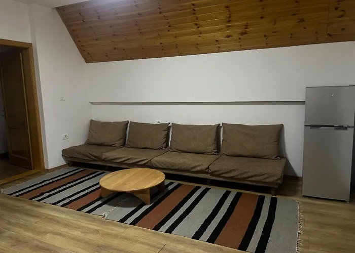 Aparthotel Bujtinat E Lugines 4*